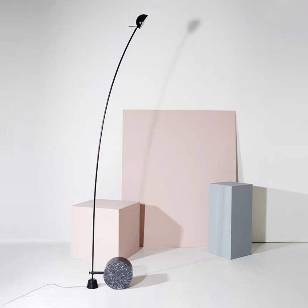 Mira Lampadaire Courbe Moderne, Marbre/Métal, Noir, Salon - Neutralighting