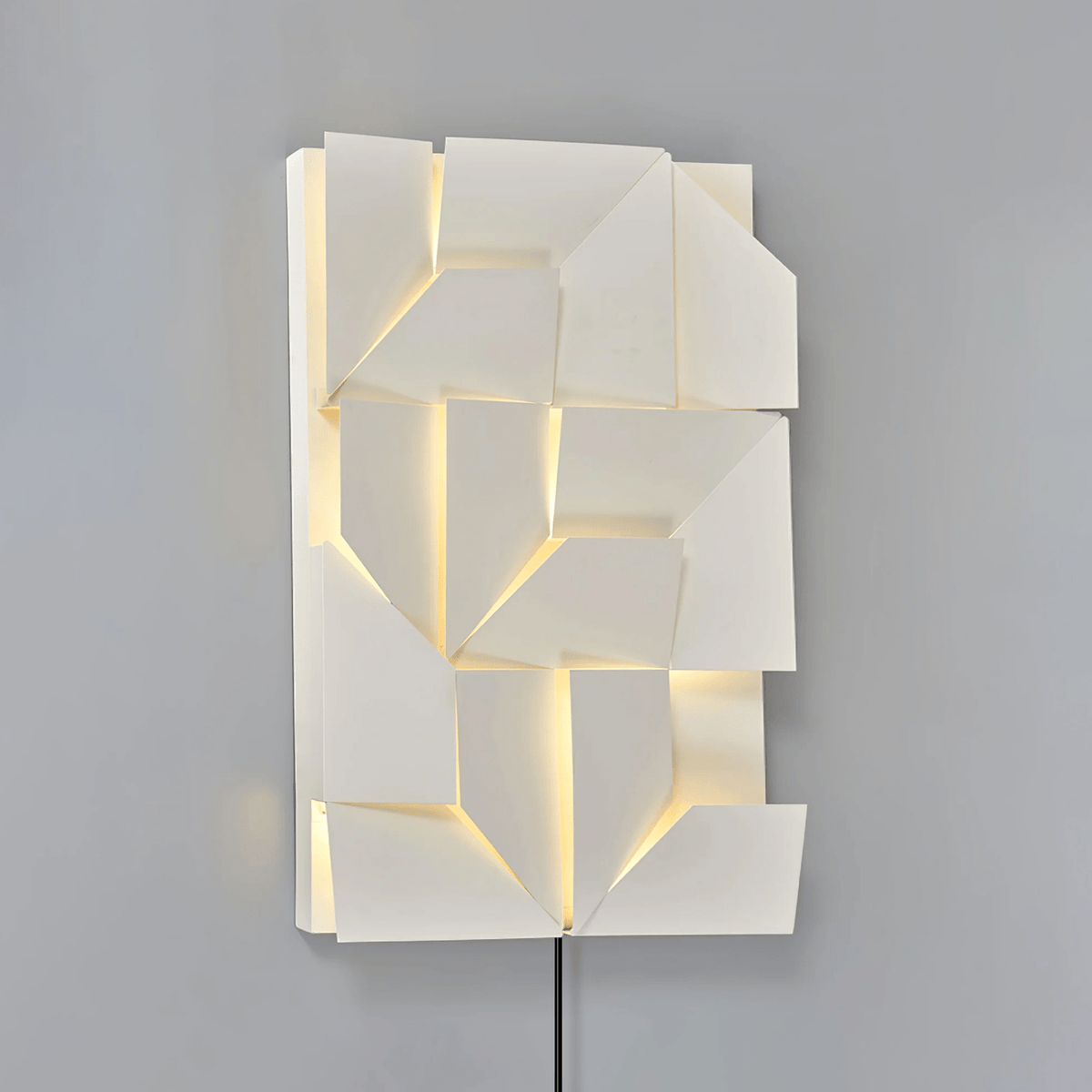 Arthaen Shadows Grand Sconce Wall lamp - Neutralighting