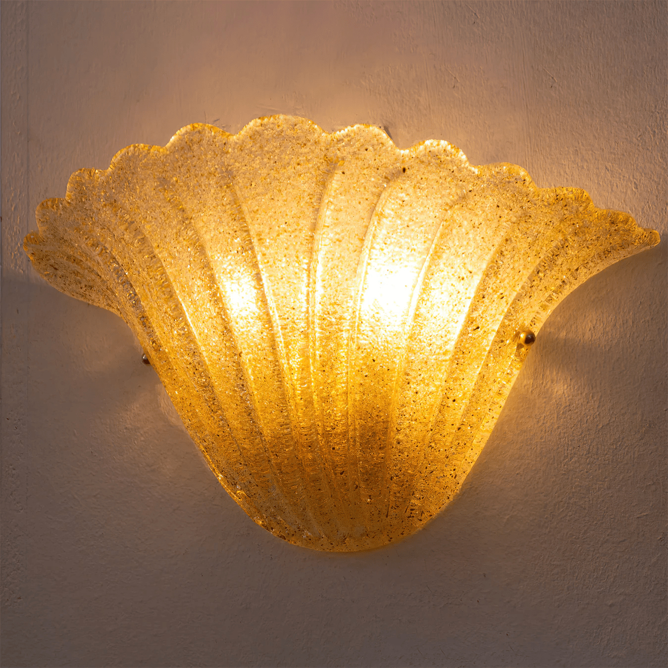 Aurora Applique Murale Coquille Bord Texturé Verre Élégant - Neutralighting