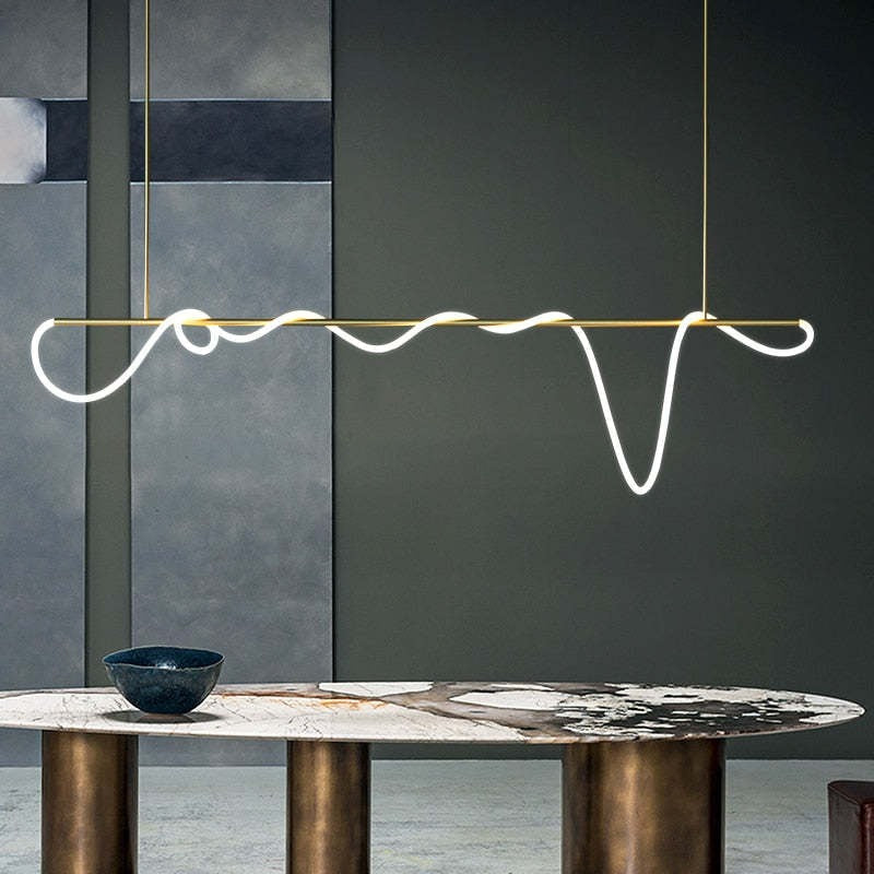 Xania Suspension Courbe/linéaire LED Postmoderne. Métal. Or/Noir. Salon - Neutralighting