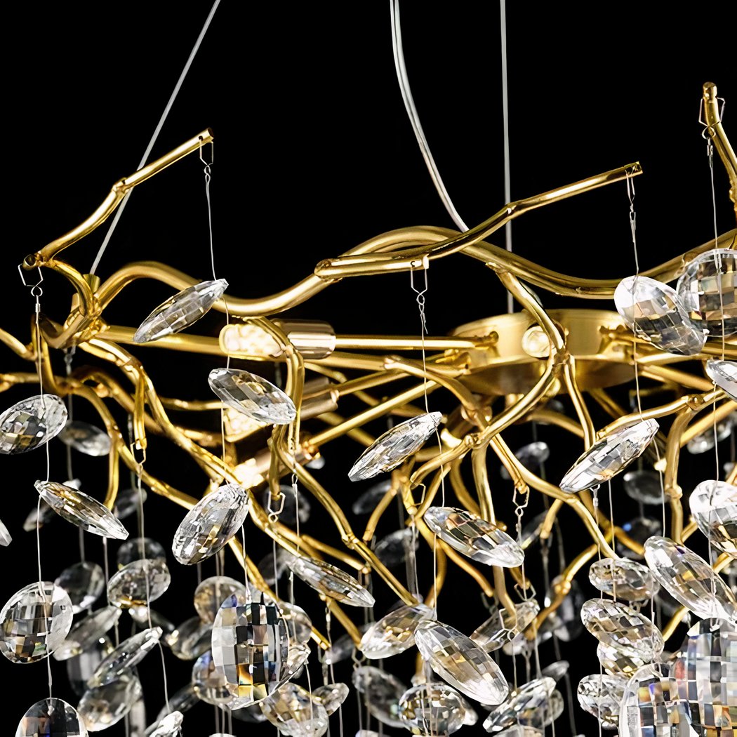 Lustre — Grand lustre moderne et majestueux à branches et pampilles en cristal