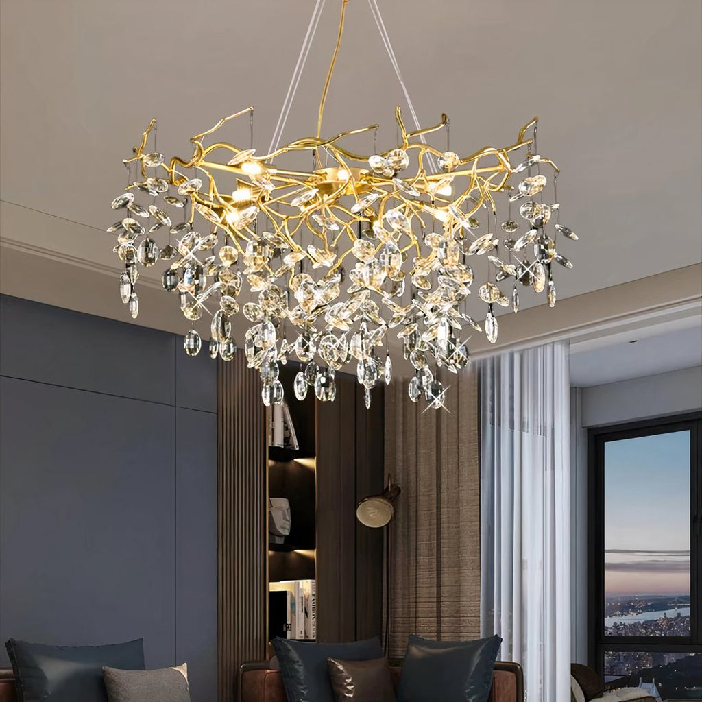 Lustre — Grand lustre moderne et majestueux à branches et pampilles en cristal