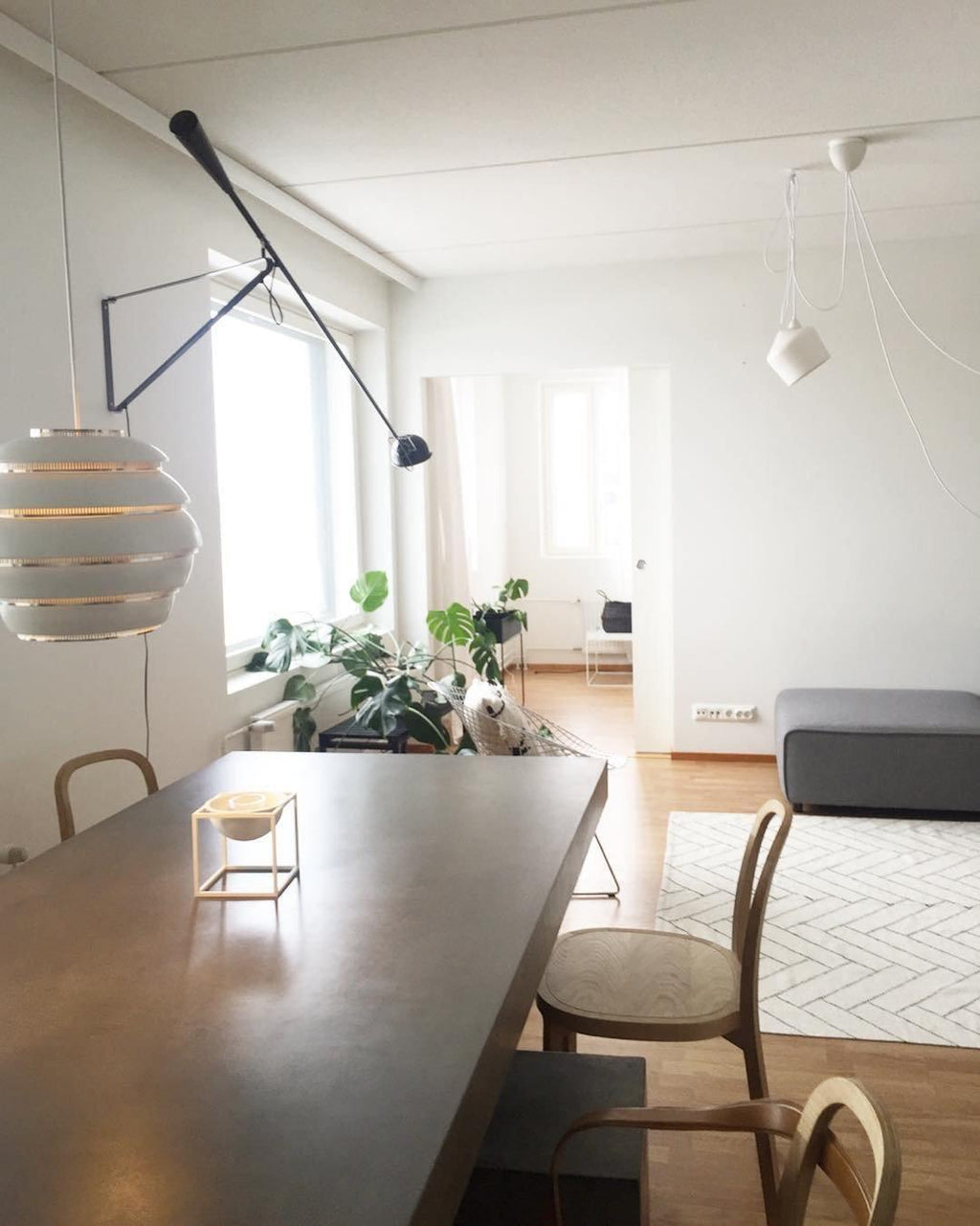 Aella Moderne Minimaliste Long Bras Applique Murale - Neutralighting