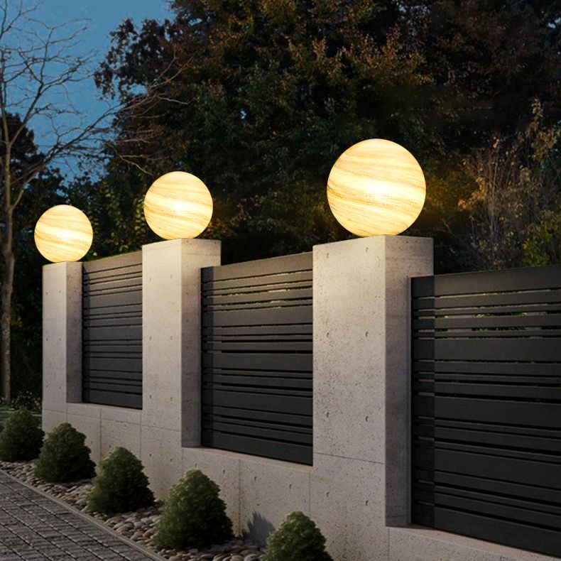 Aria Lampe de Poteau Solaire en forme de Lune, D 25/30/40CM - Neutralighting