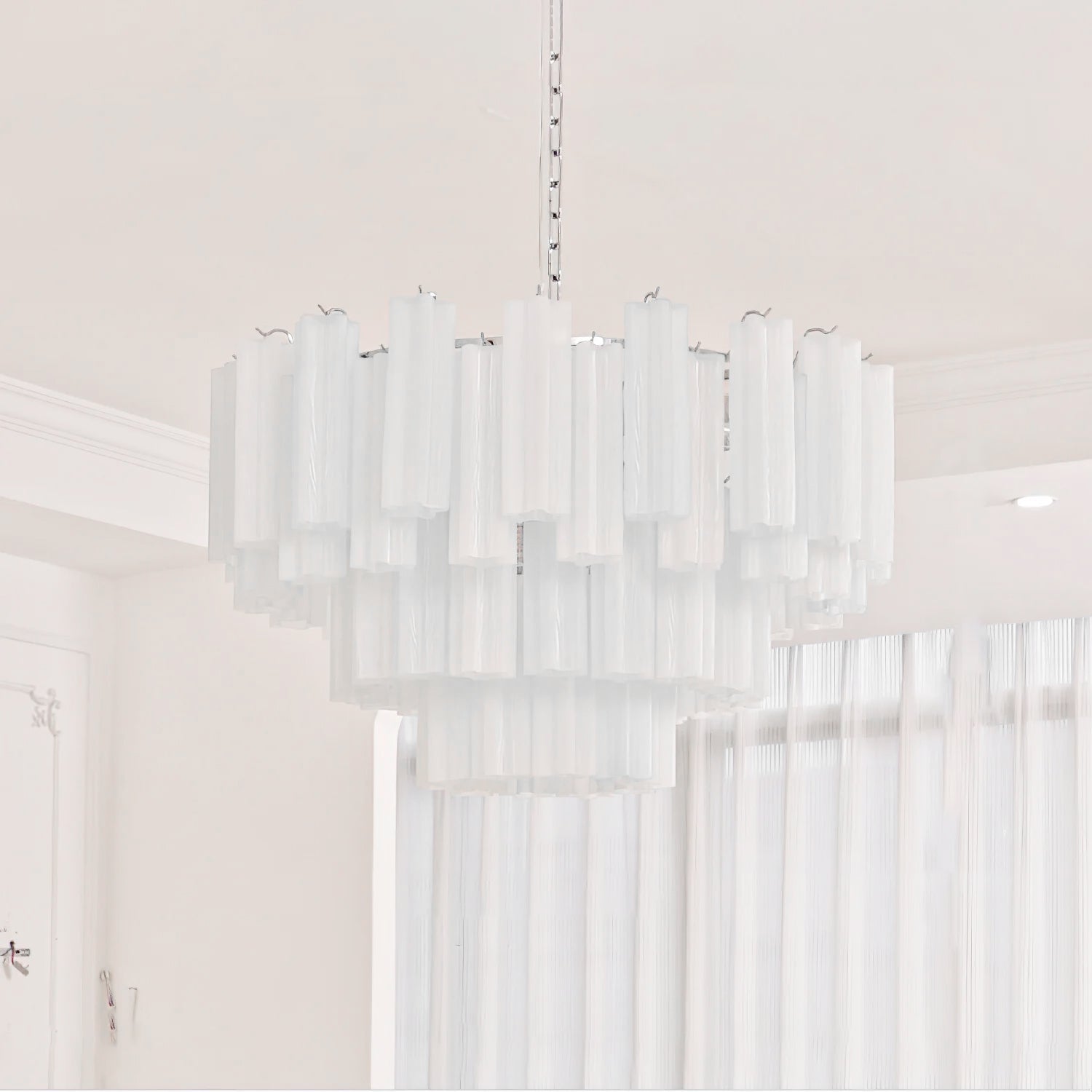 Aurora Chandelier Blanc Tubes Superposés - Neutralighting