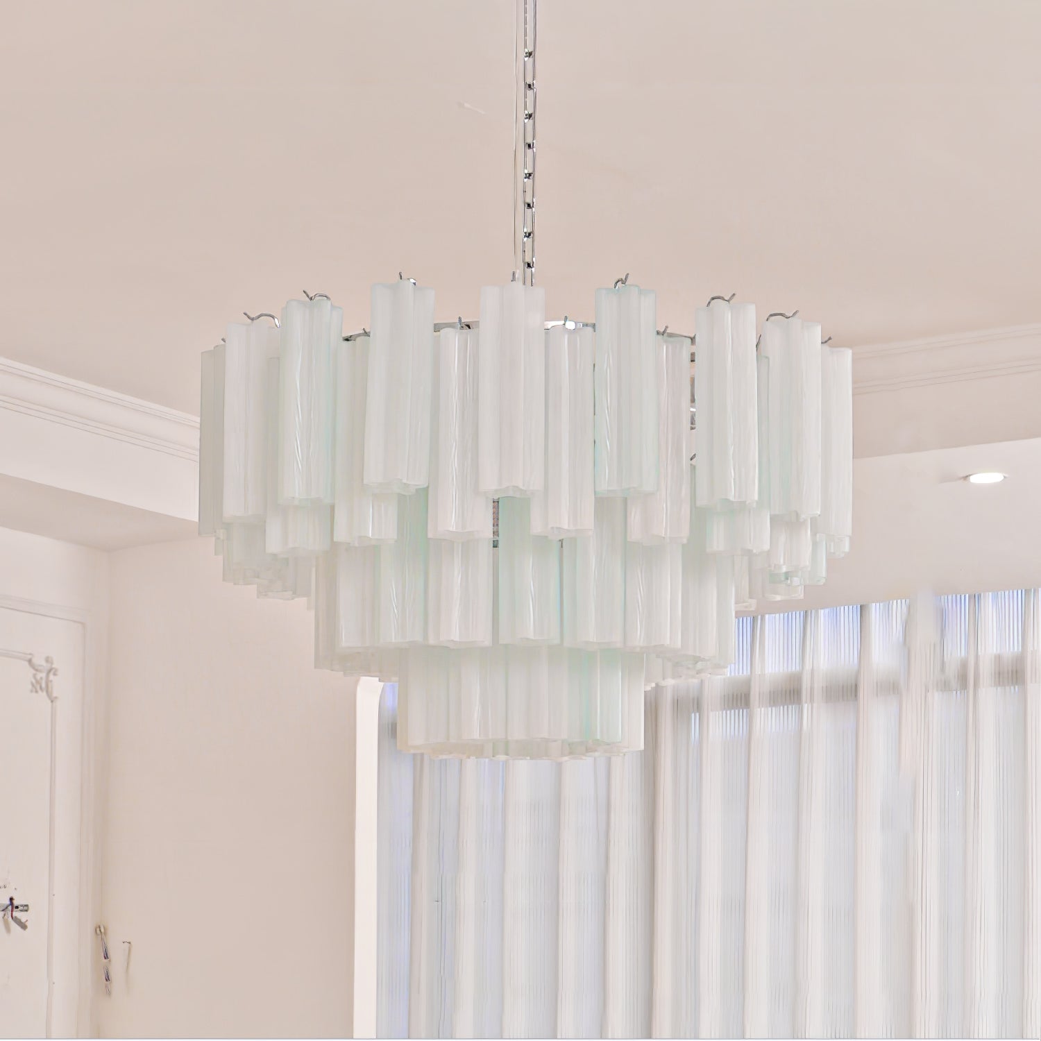 Aurora Chandelier Blanc Tubes Superposés - Neutralighting