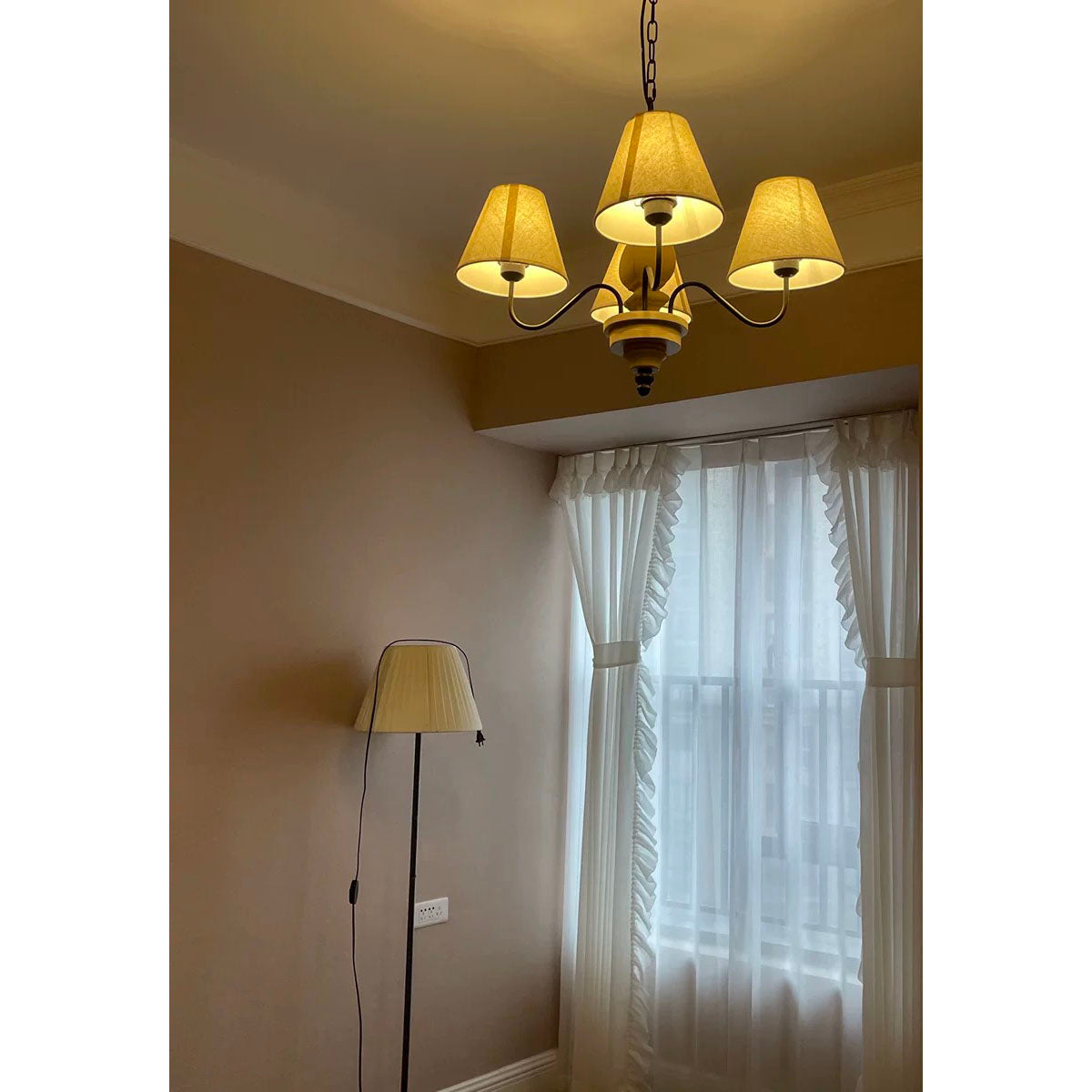 Adela Lustre Bois Traditionnel Luxe - Neutralighting
