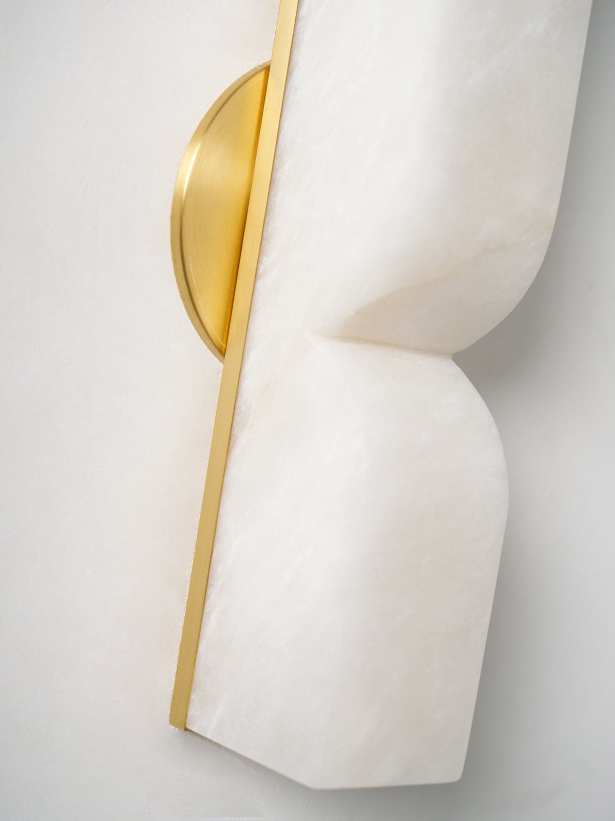 Imiraris Minimalist Alabaster Wall Light - Neutralighting