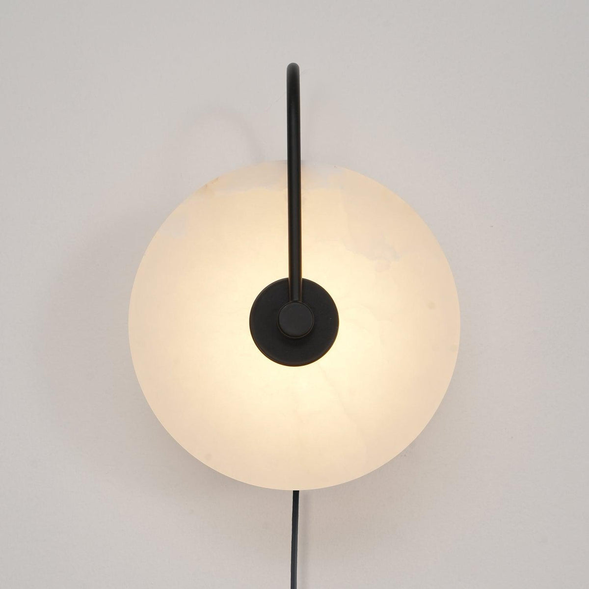 Ceraeyra Alabaster Globe Wall Light - Neutralighting