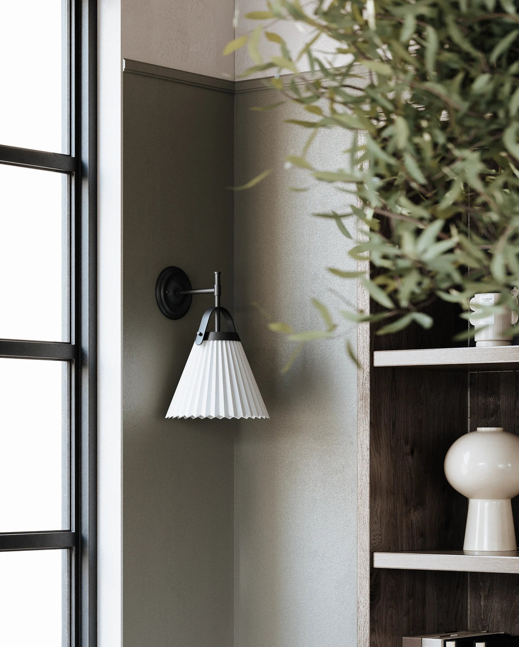 Pure Lampe Murale Plissée En Tissu Et Laiton Élégance Premium - Neutralighting