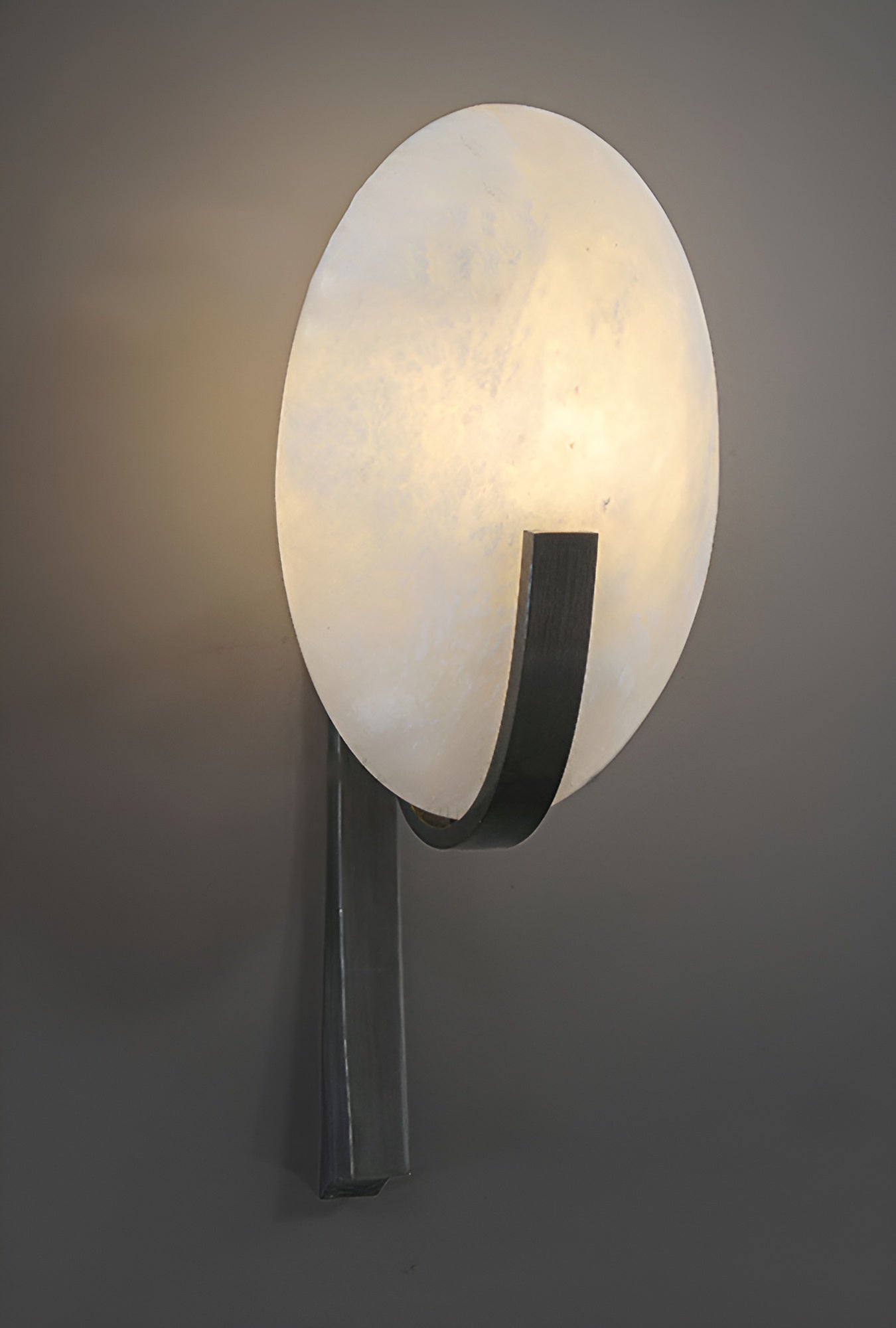 Althea Minimalist Alabaster Wall Lamp - Neutralighting
