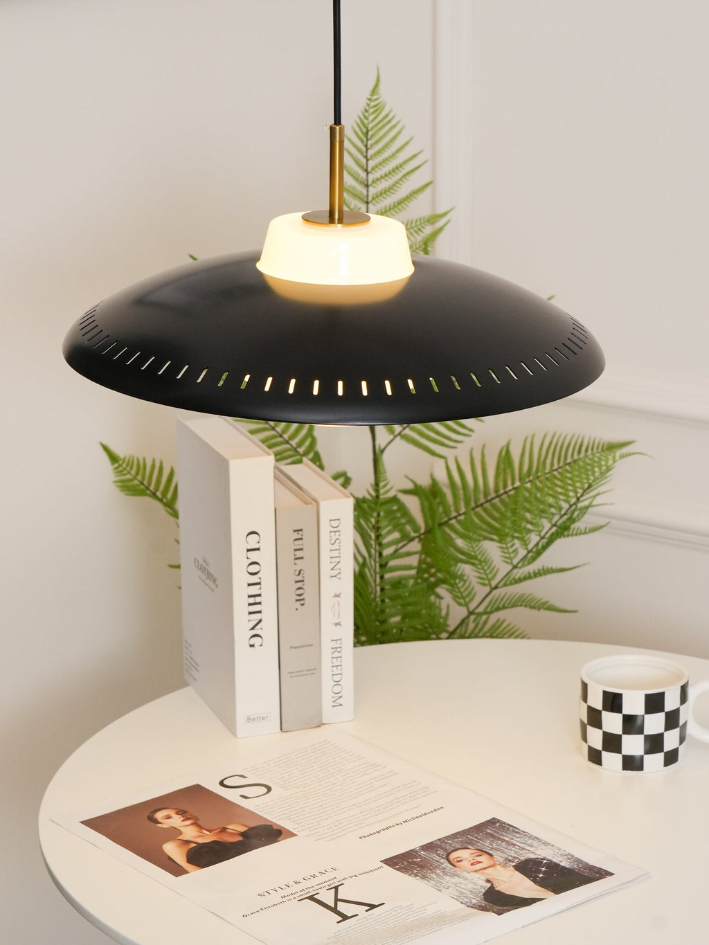 Calyranic Classic Minimalistic Pendant Lamp - Neutralighting