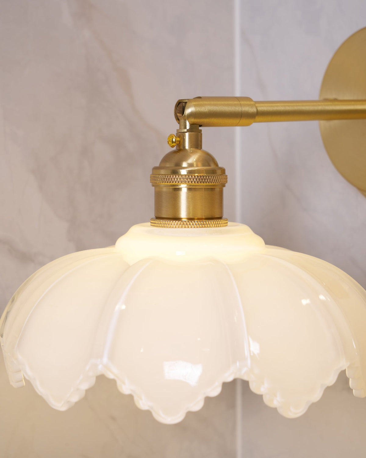 Lotus Applique Murale Verre Art Nordique Orientable - Neutralighting