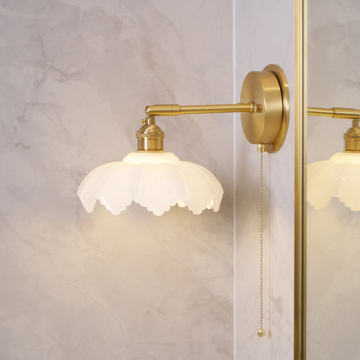 Lotus Applique Murale Verre Art Nordique Orientable - Neutralighting