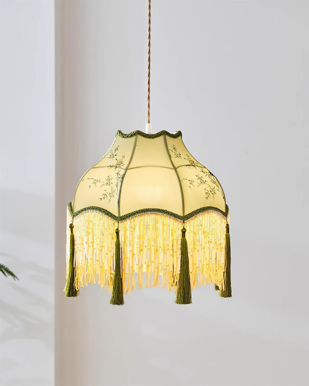 Angelika Suspension Lampe en Tissu Écaille Bambou Pompon - Neutralighting