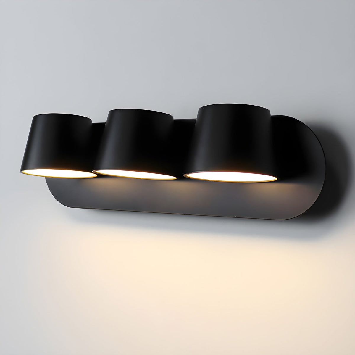 Aurlaeir Adjustable Plug-in Wall Lamp - Neutralighting