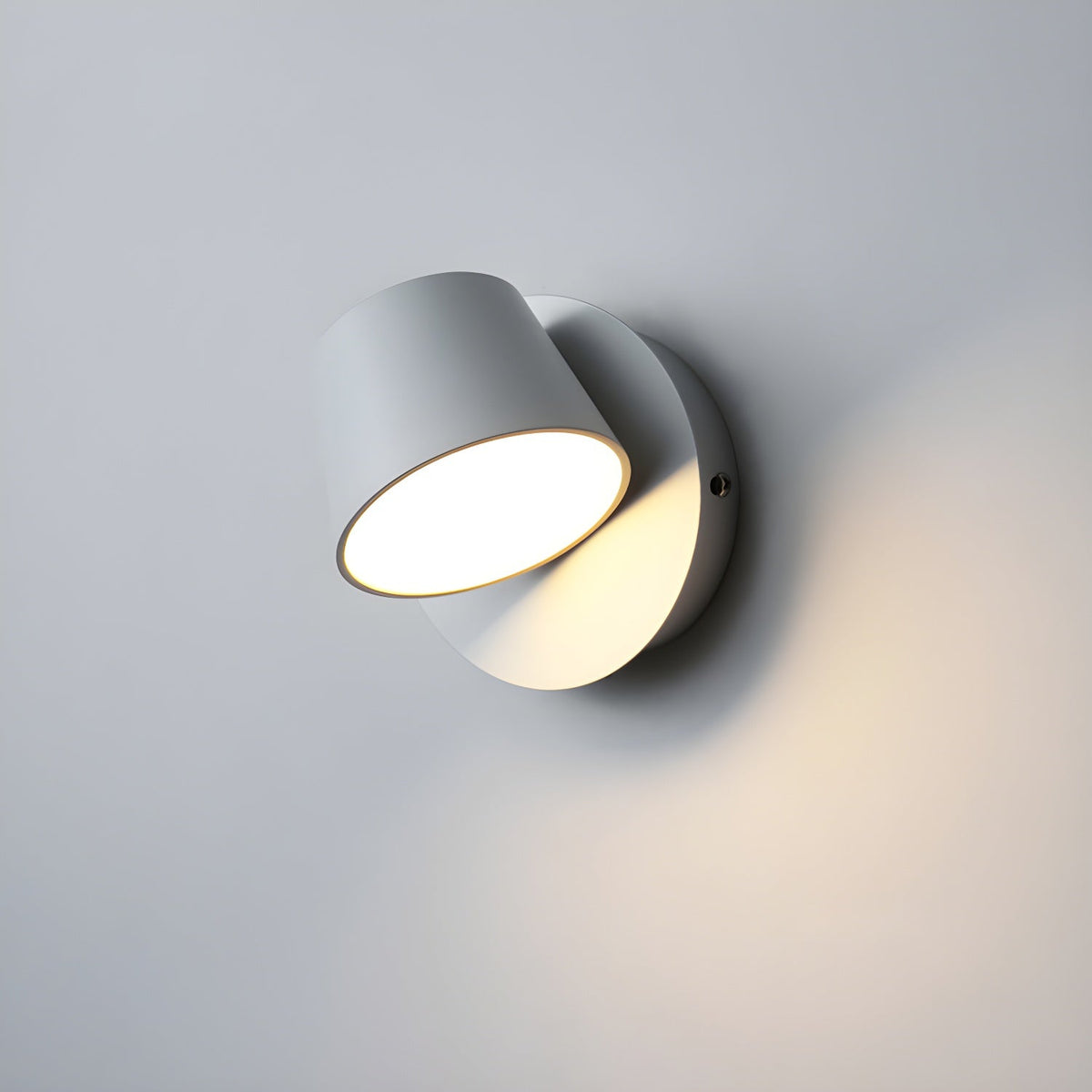 Aurlaeir Adjustable Plug-in Wall Lamp - Neutralighting