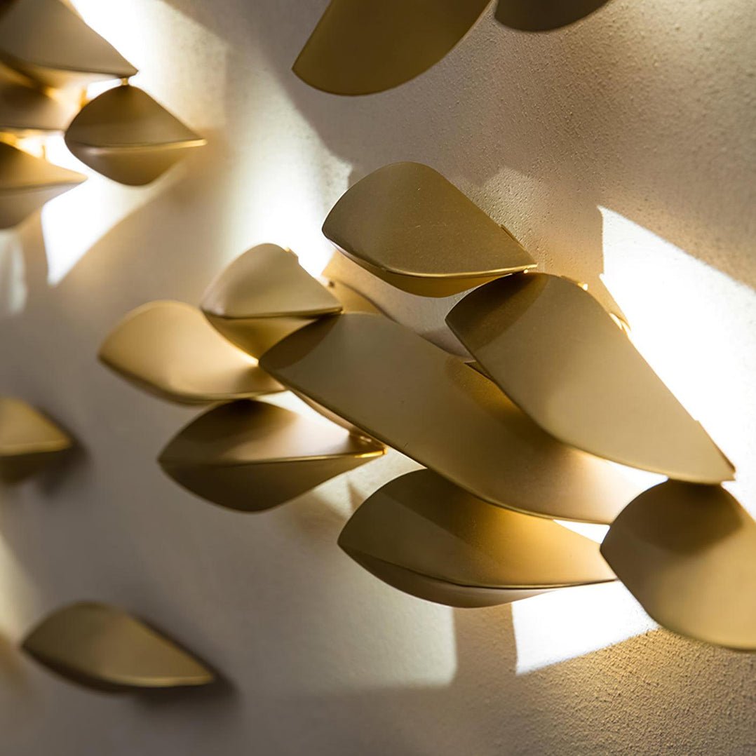 Avynis Applique Murale Abstraite Laiton - Neutralighting