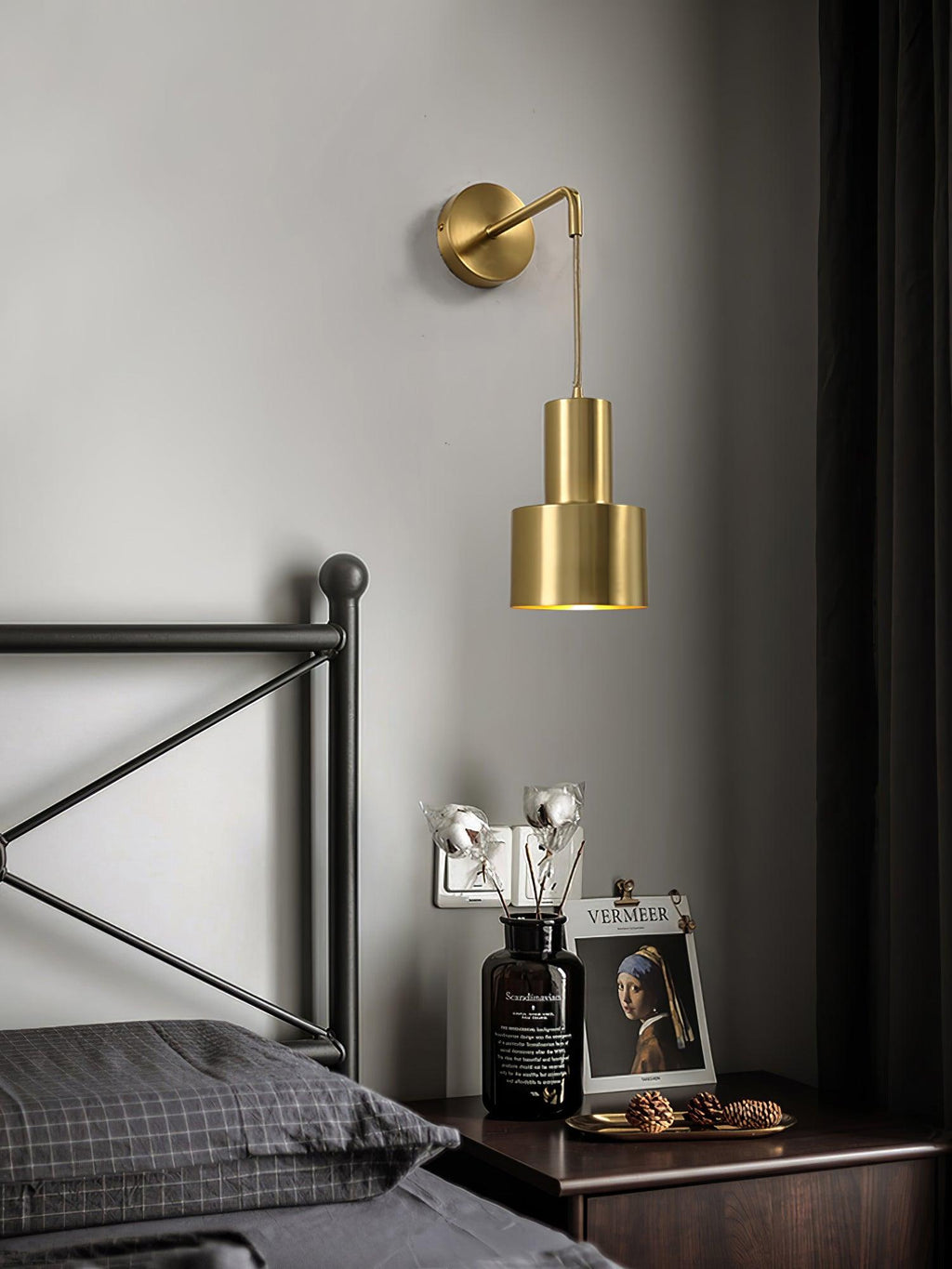 Alvina Applique Murale Moderne Minimaliste en Laiton - Neutralighting