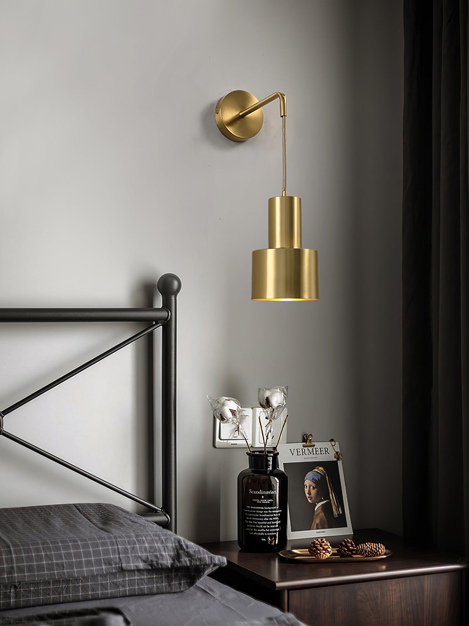 Alvina Applique Murale Moderne Minimaliste en Laiton - Neutralighting