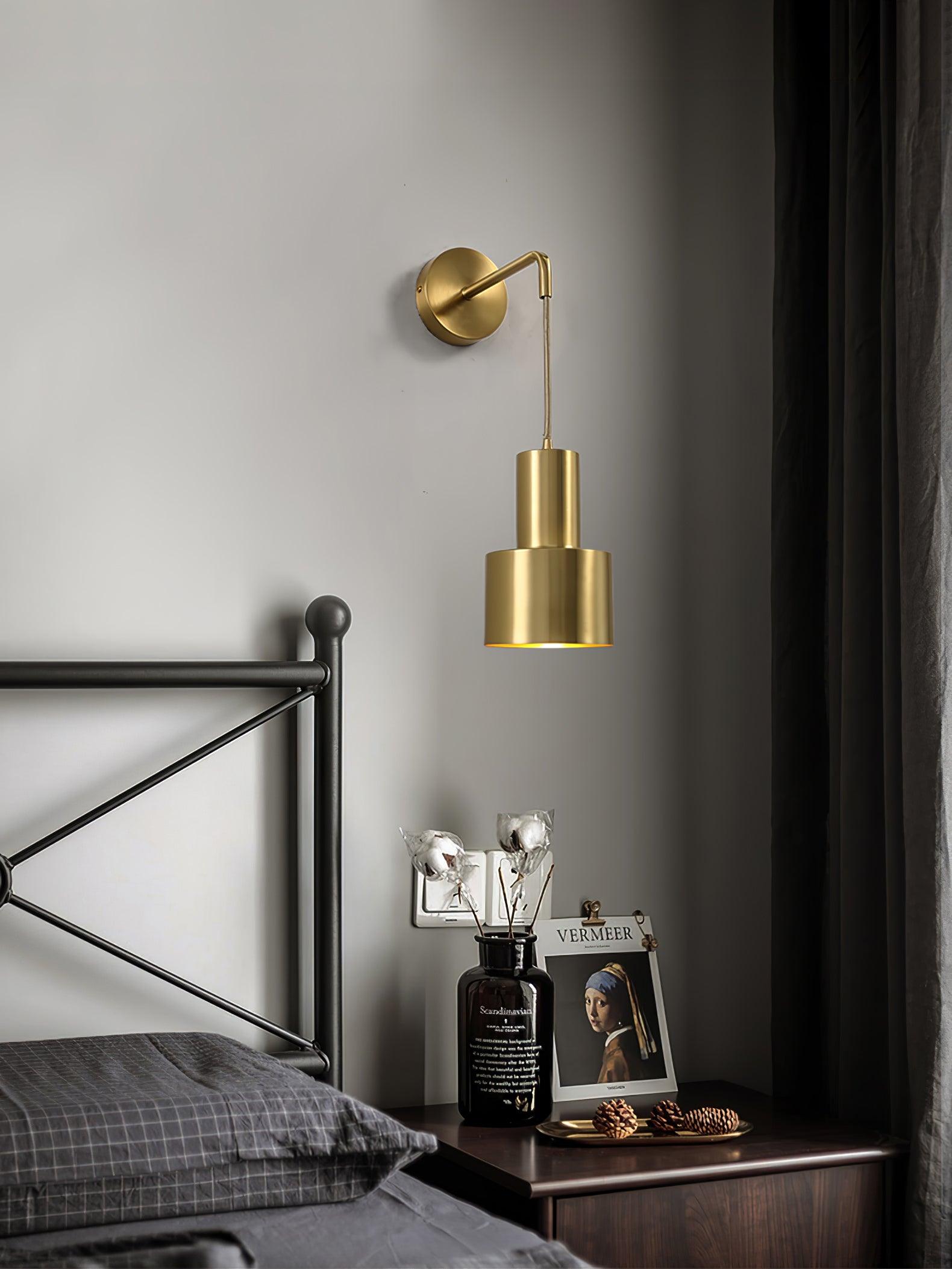 Alvina Applique Murale Moderne Minimaliste en Laiton - Neutralighting