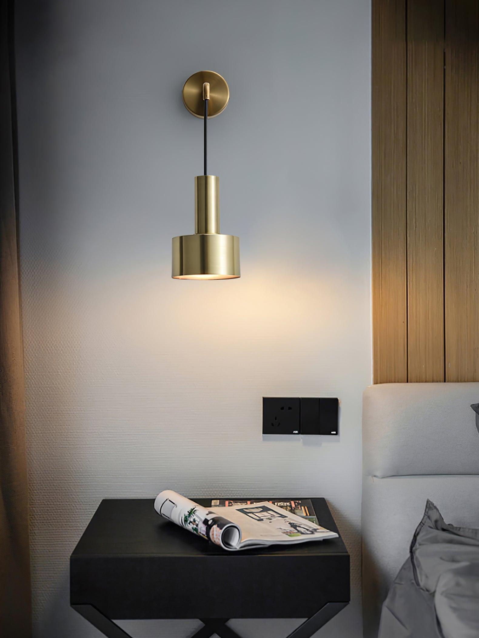 Alvina Applique Murale Moderne Minimaliste en Laiton - Neutralighting