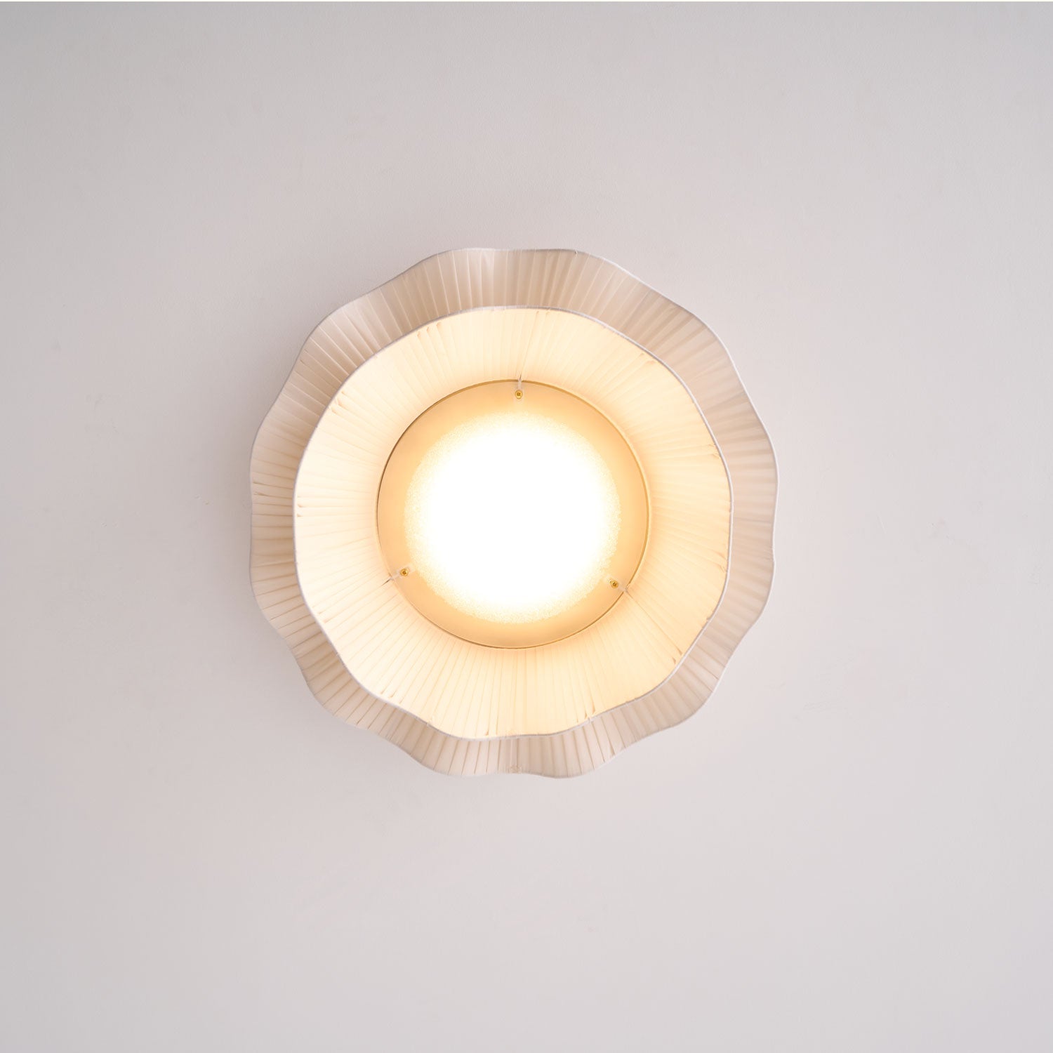 Tirah Plafonnier en tissu ondulé - Neutralighting