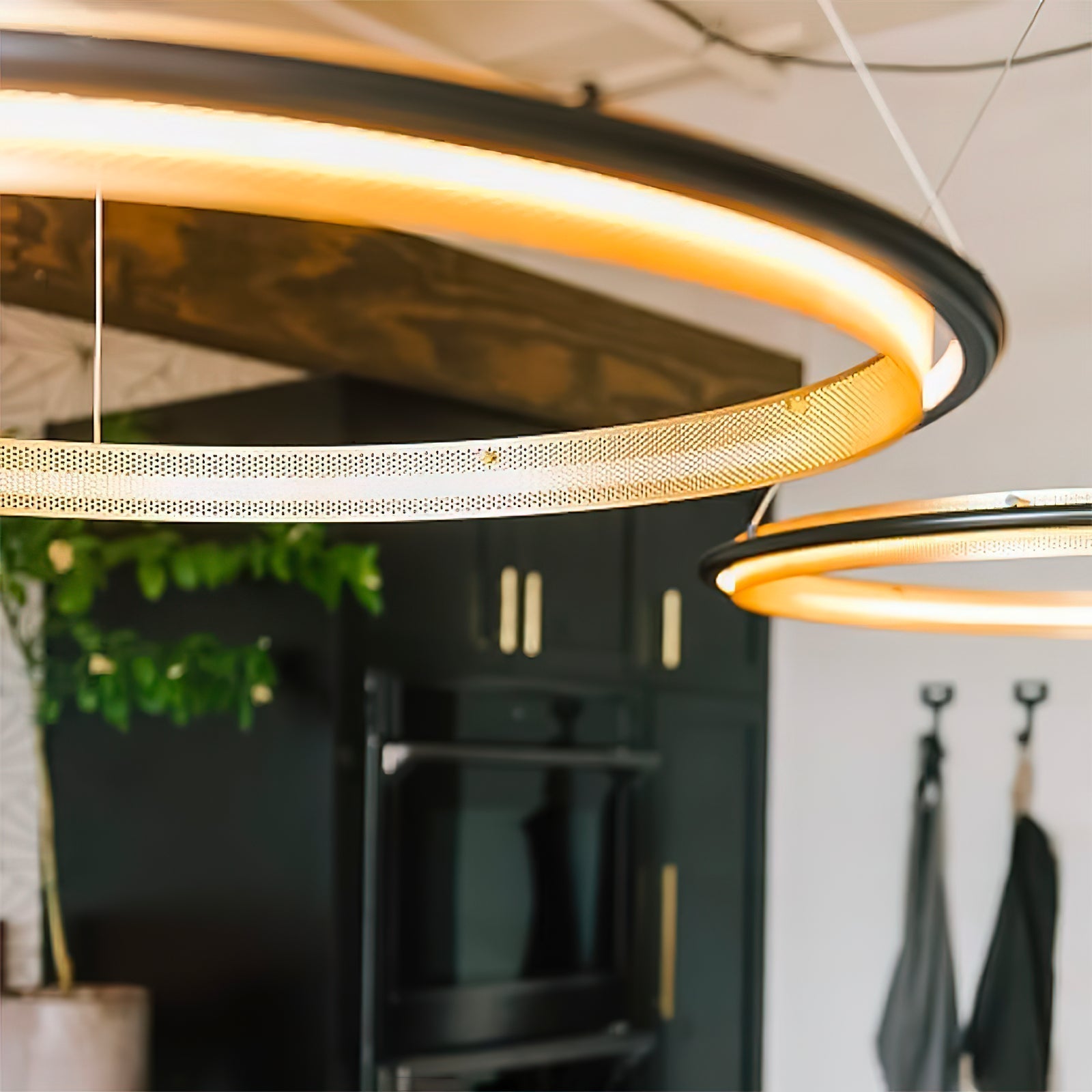 Himinuvyo Moderne Minimaliste LED Acrylique Métal Lustre - Neutralighting