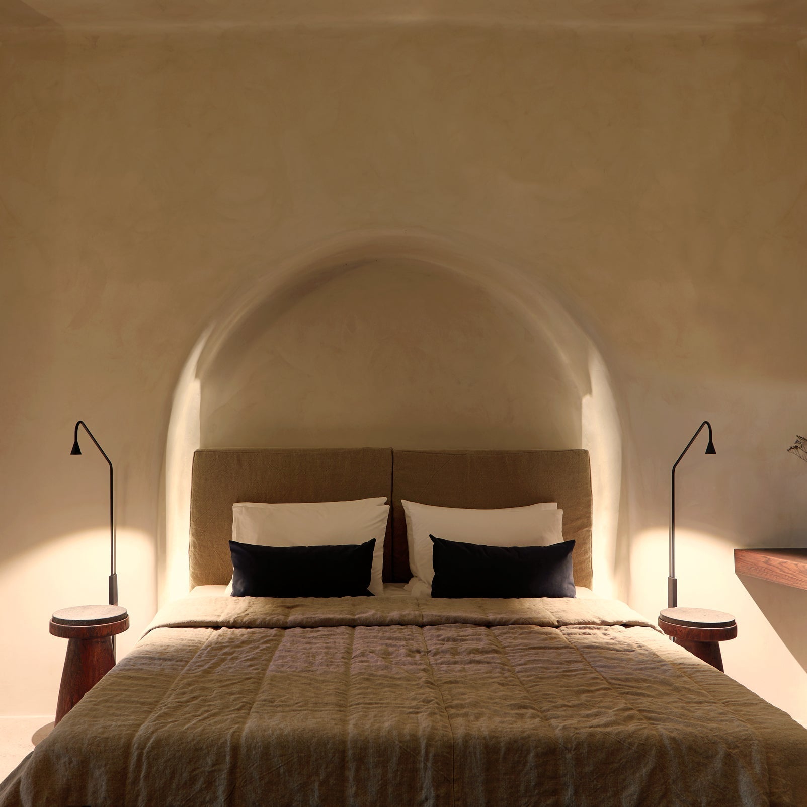 Vesolel Modern Minimalist Wall Lamp - Neutralighting