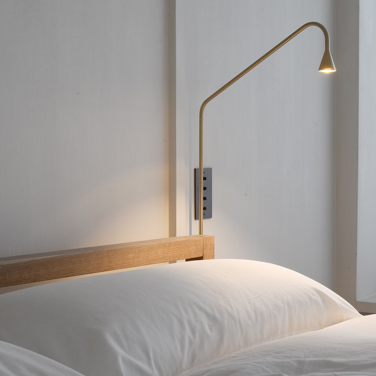 Vesolel Modern Minimalist Wall Lamp - Neutralighting