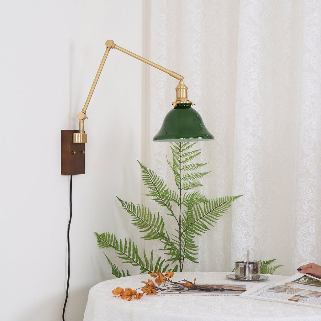 Vionde Applique murale réglable en laiton et verre vert - Neutralighting