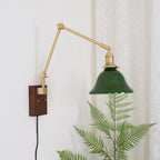 Vionde Applique murale réglable en laiton et verre vert - Neutralighting