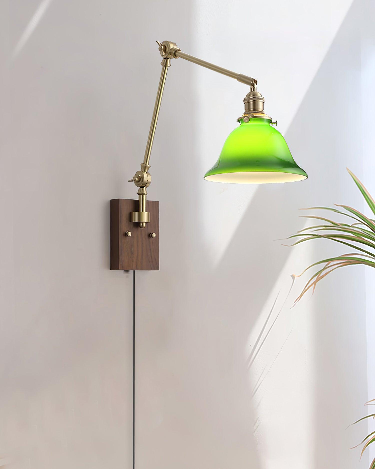 Vionde Applique murale réglable en laiton et verre vert - Neutralighting