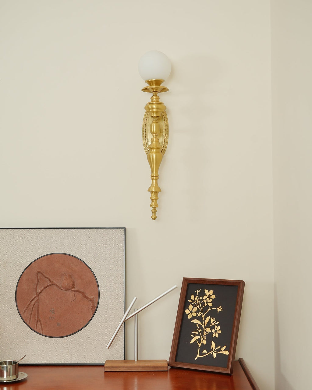 Nara Applique Murale Classique Élégante en Laiton - Neutralighting