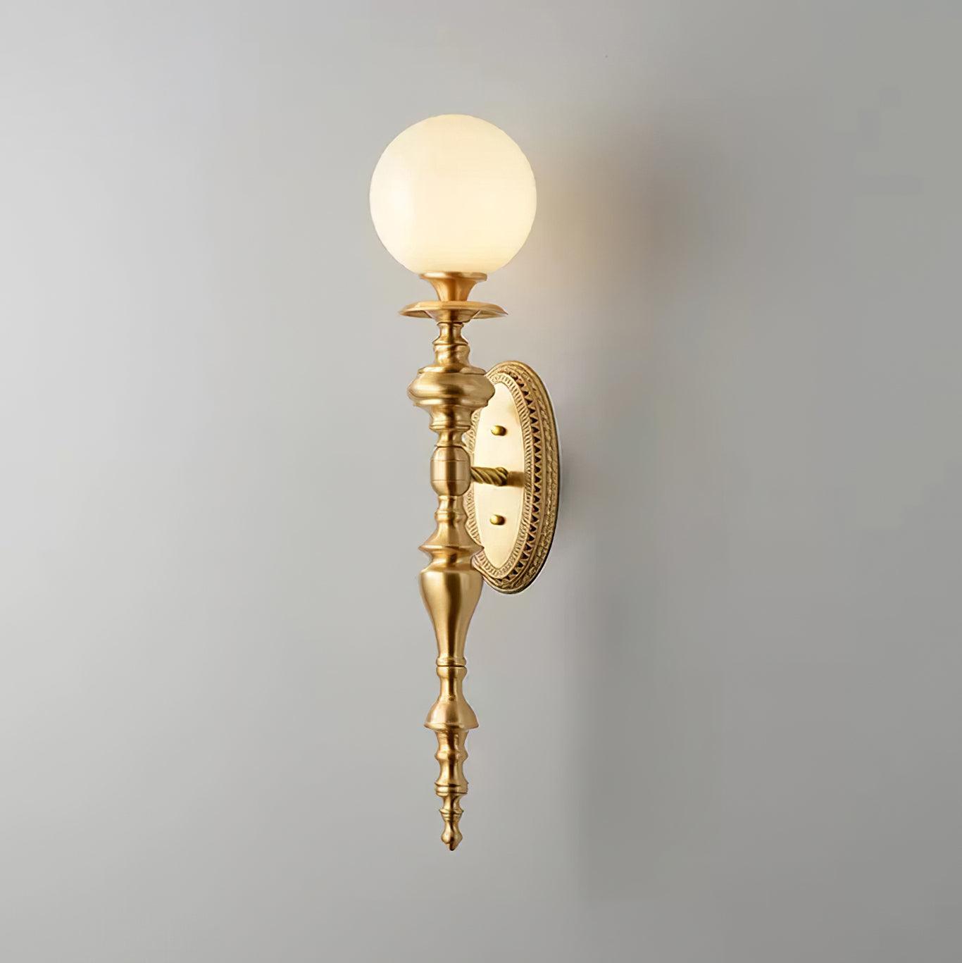Nara Applique Murale Classique Élégante en Laiton - Neutralighting