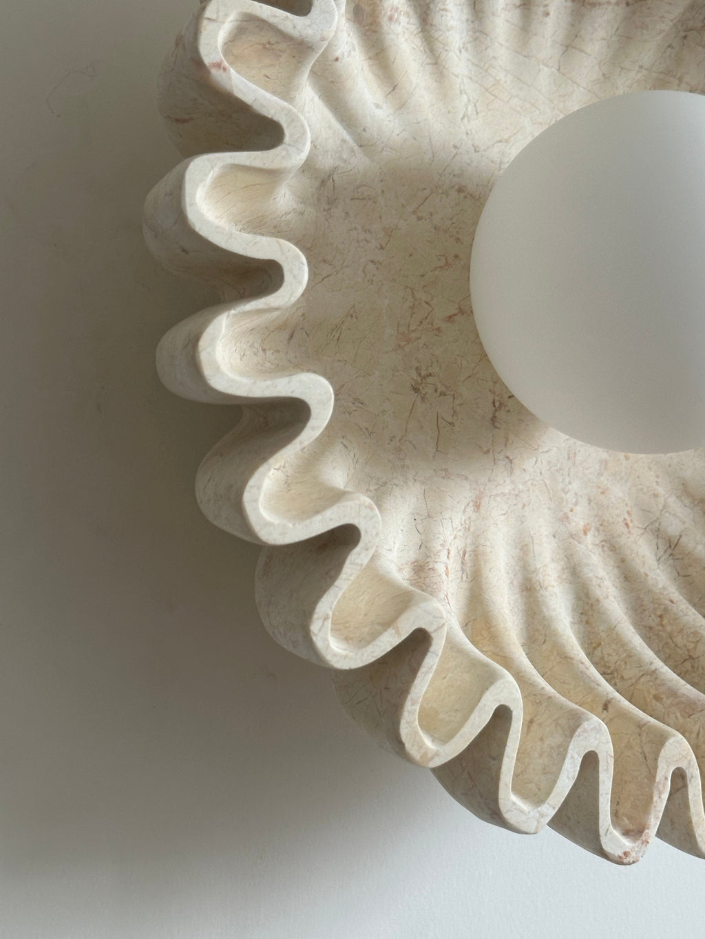 Applique Murale Céramique Verre Blanc Noir Beige Sculptural - Neutralighting