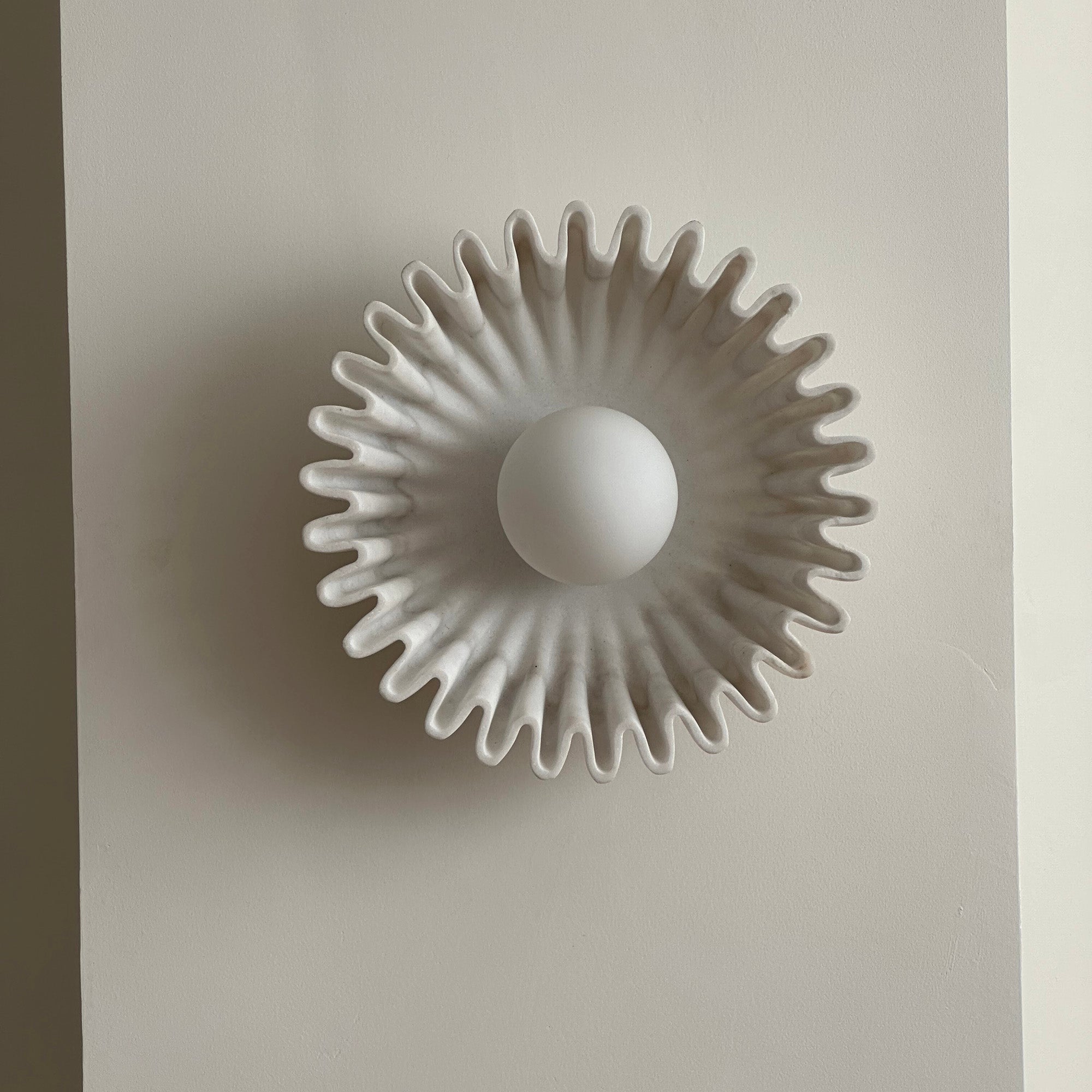 Applique Murale Céramique Verre Blanc Noir Beige Sculptural - Neutralighting