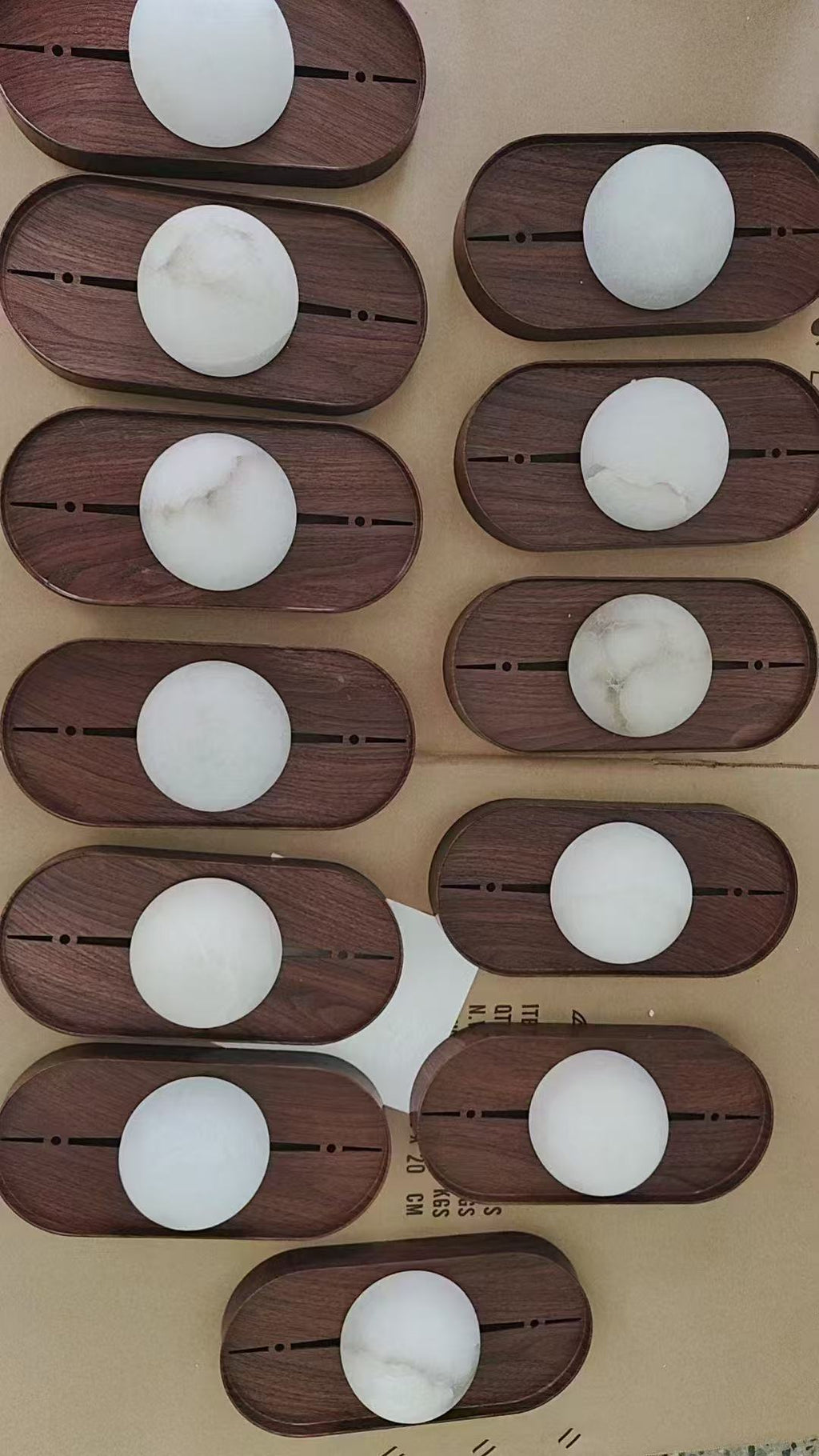 Ildvuvyh Moderne Minimaliste Métal Albâtre Applique Murale - Neutralighting