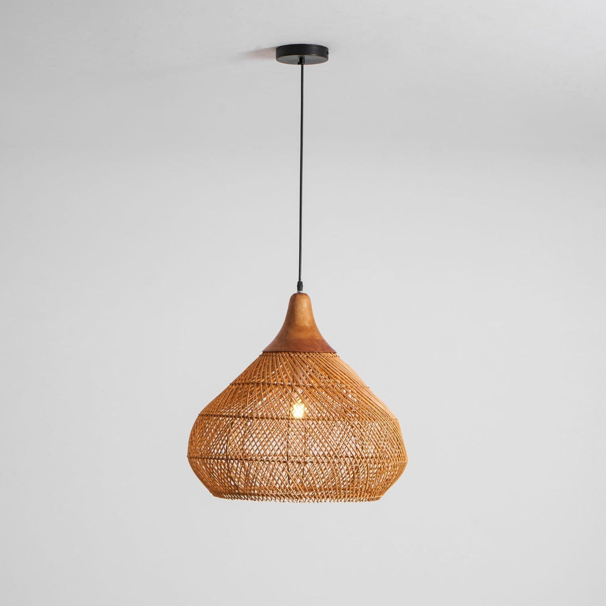 Solavn Lampe suspendue en bois de rotin - Neutralighting