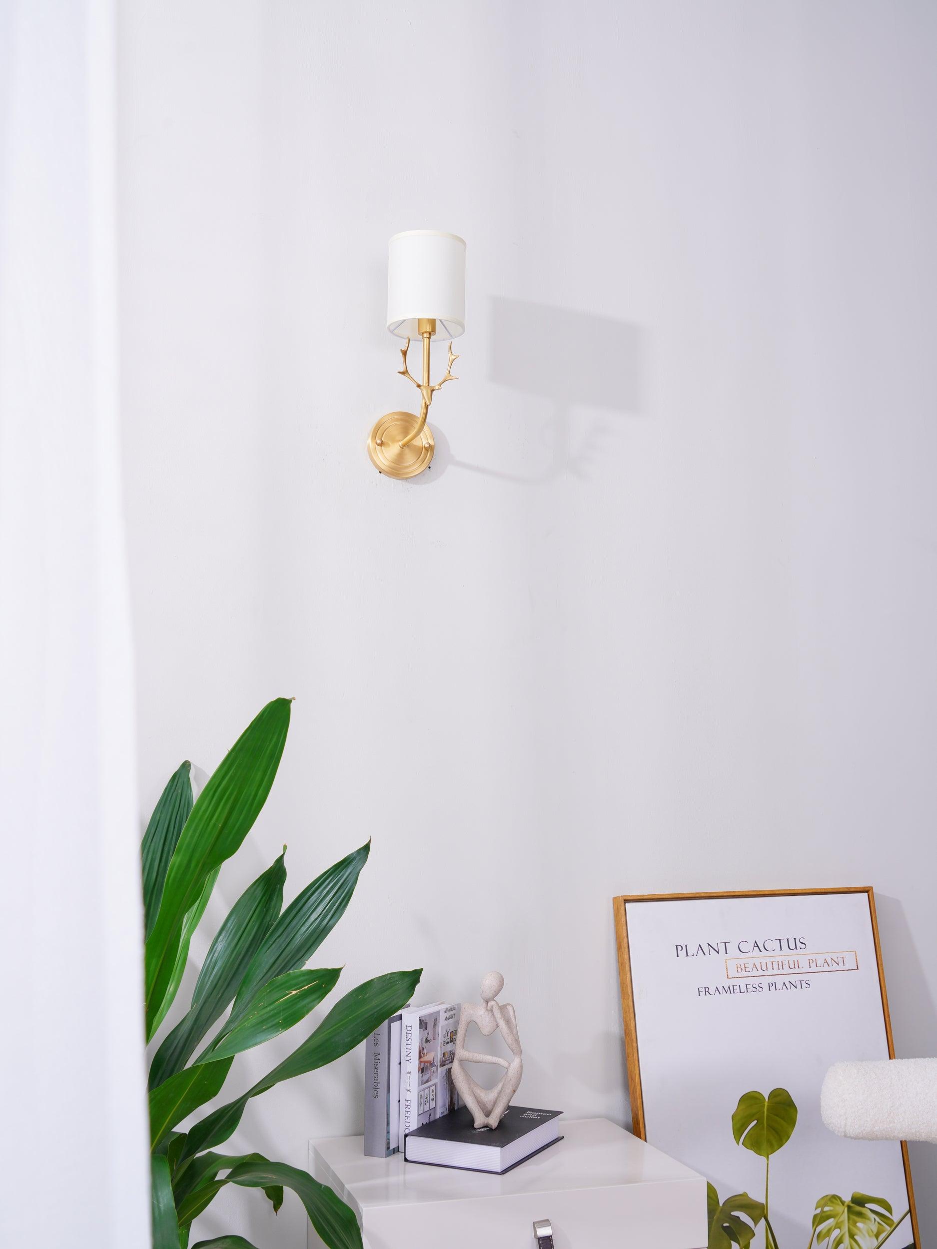 Noble Applique Murale Élégance Tête de Cerf Laiton - Neutralighting