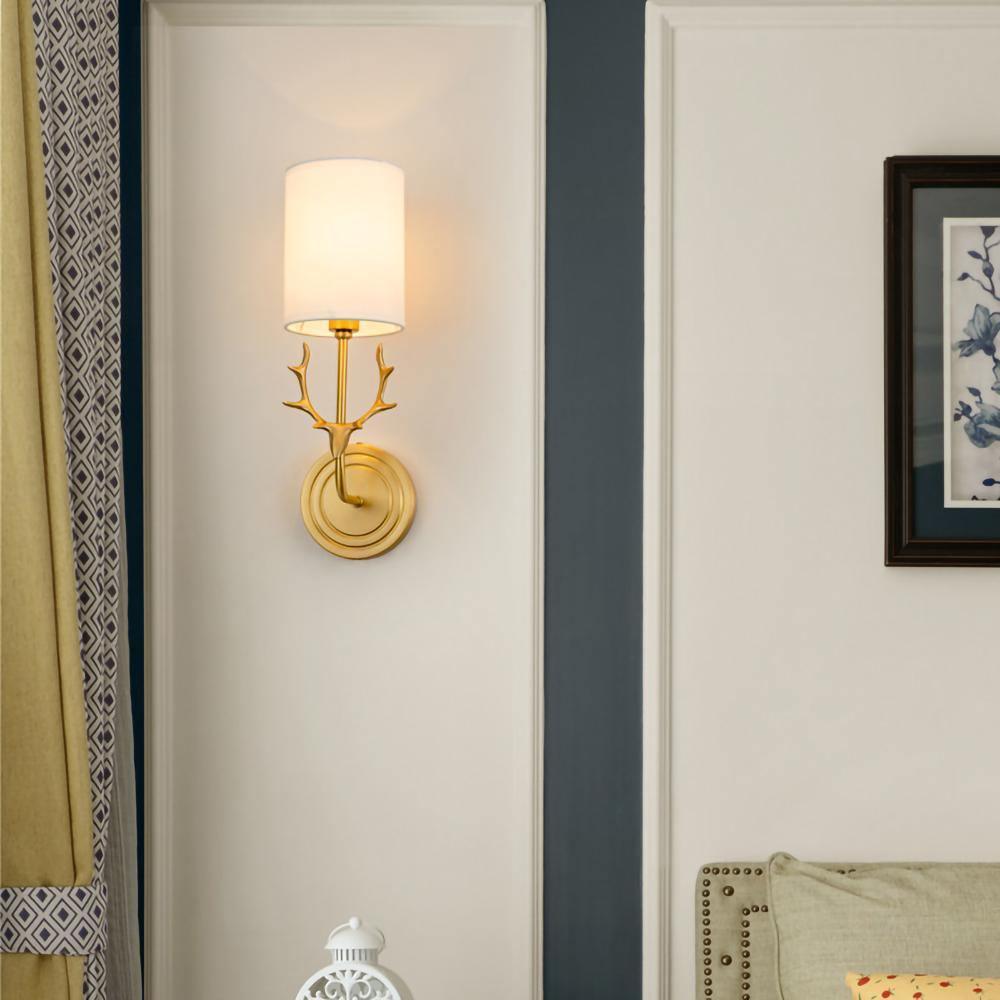 Noble Applique Murale Élégance Tête de Cerf Laiton - Neutralighting