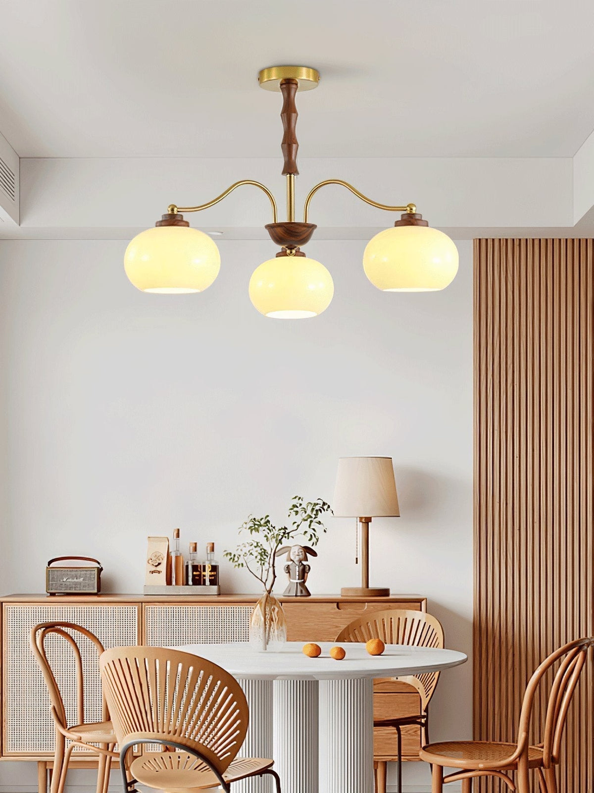Lustra Chandelier Globe en Verre et Noyer - Neutralighting