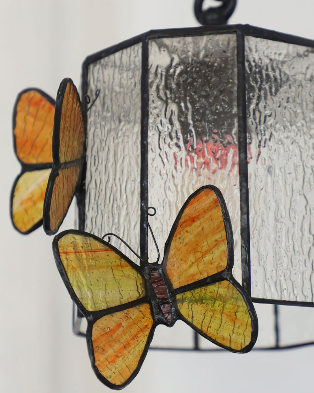 Tiffany Applique Murale Abat-jour en Verre Papillon Rose Jaune Art - Neutralighting