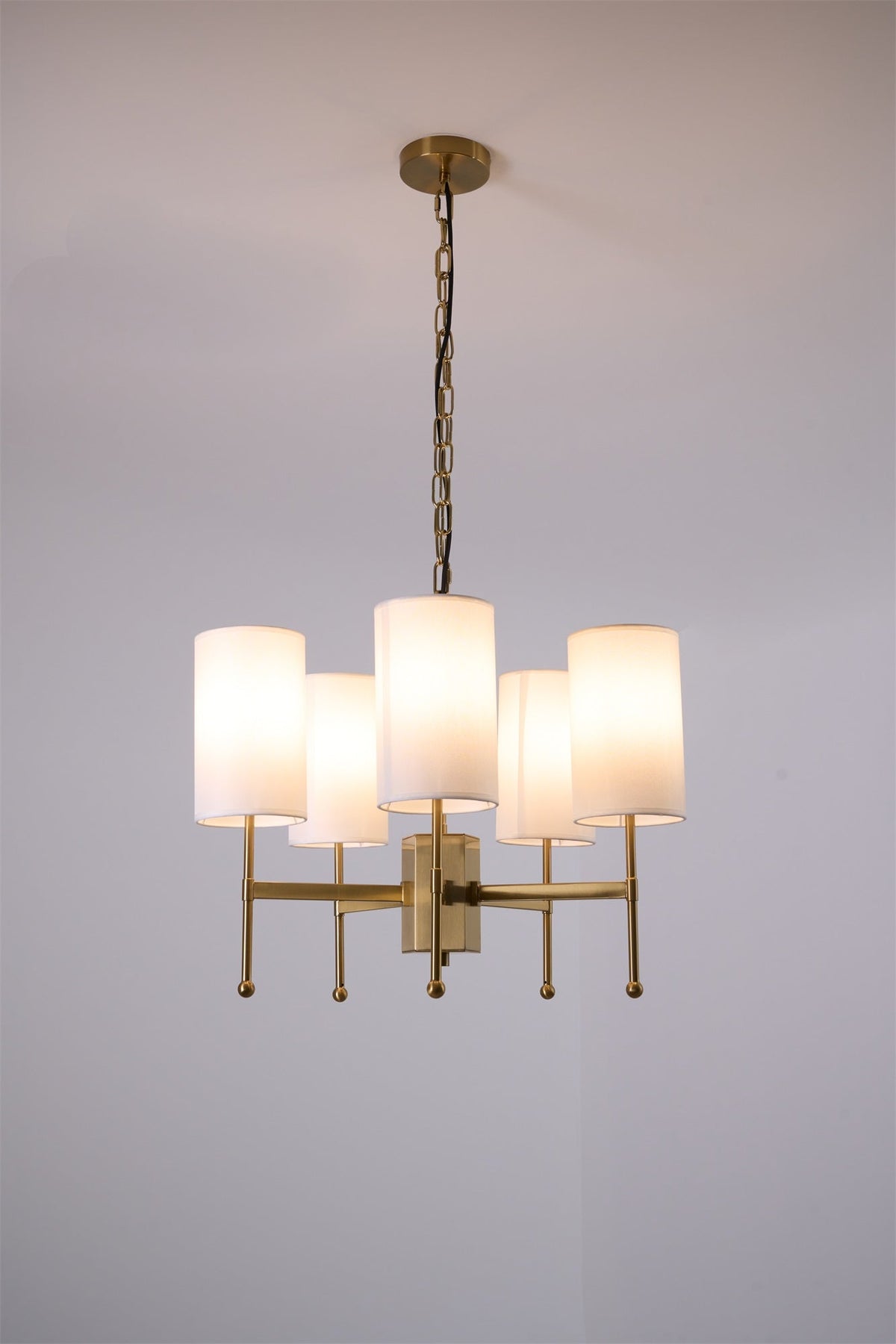 Ulcarisra Chandelier en Tissu Vintage en Laiton - Neutralighting