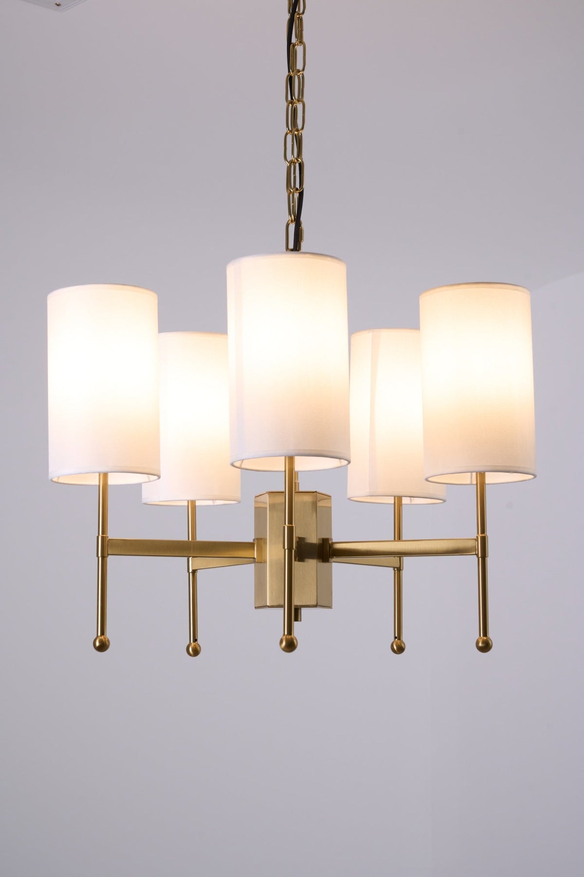 Ulcarisra Chandelier en Tissu Vintage en Laiton - Neutralighting