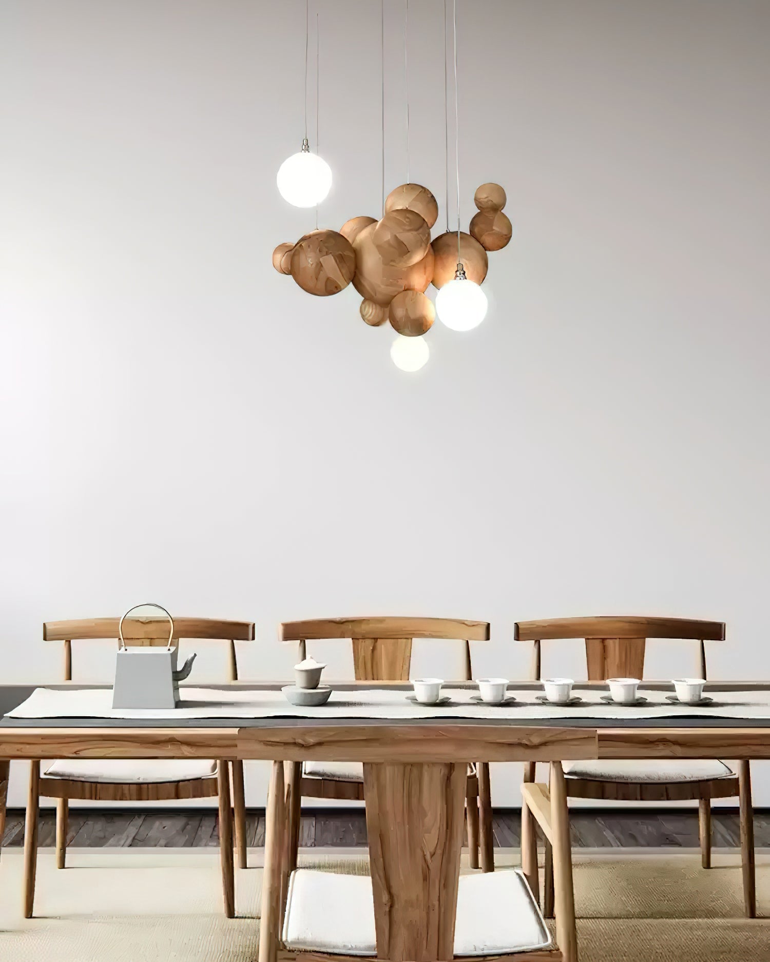 Lustra Chandelier Bois & Acrylique Boule à Bulles en Cluster - Neutralighting