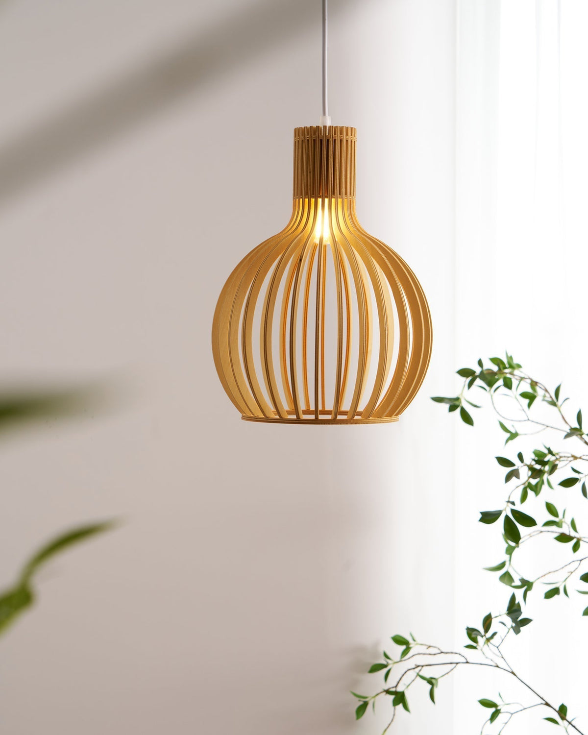 Cage Lampe Suspendue Sculpturale à Cadre Ouvert en Bouleau - Neutralighting