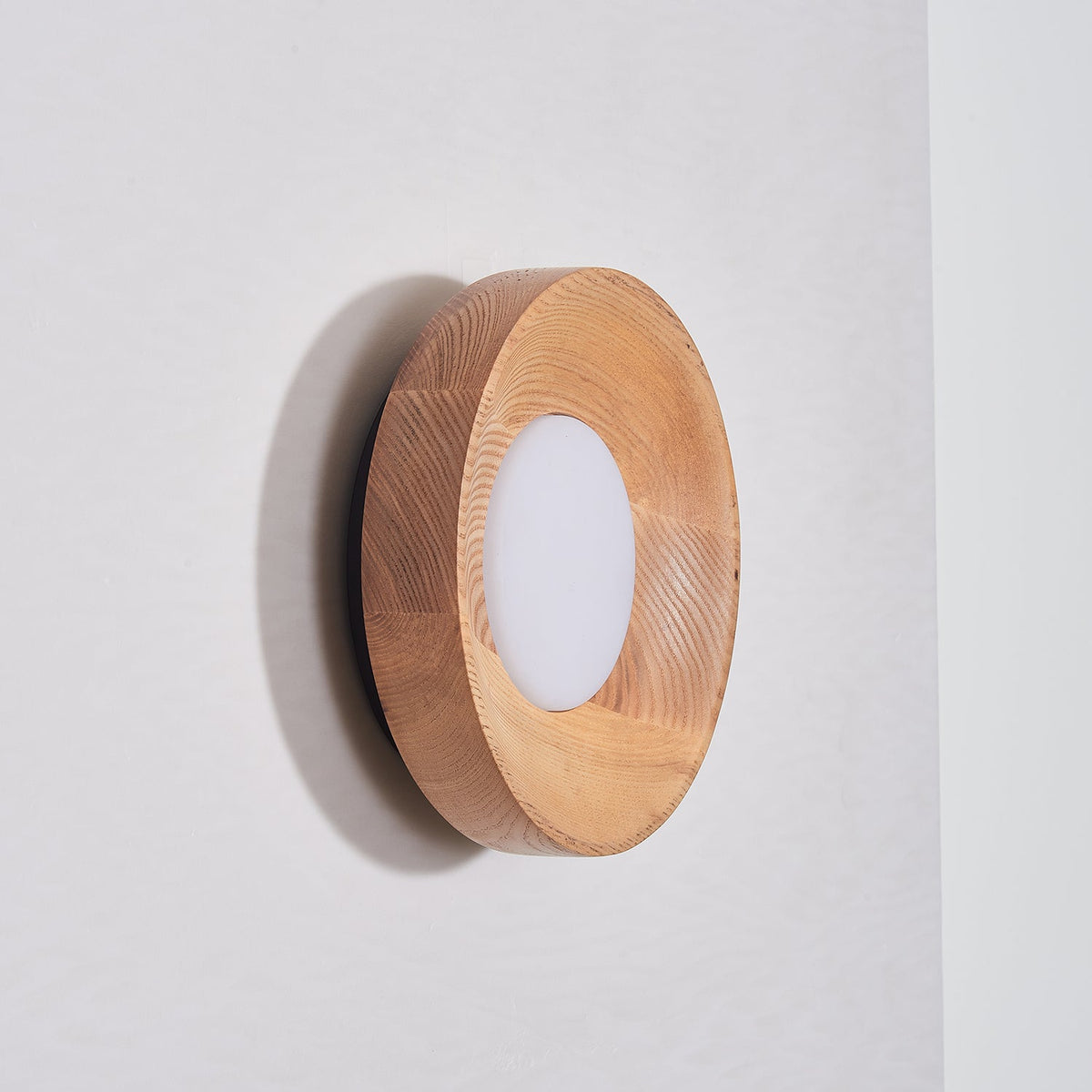 Lustra Lampe Murale Bois de Noyer Acrylique - Neutralighting