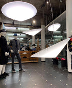 Solara Lampe Suspendue Polyéthylène Chapeau Incliné Minimaliste - Neutralighting