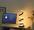 Lampe de lecture en design spirale Lorène Élan en Spirale - Un Compagnon pour Vos Moments de Lecture